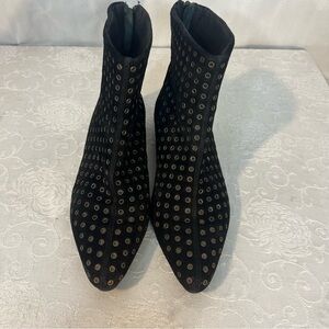 Vaneli Peary Ankle Boots Black W/Brass Grommets Pointed Toes Back Zipper 6M👍